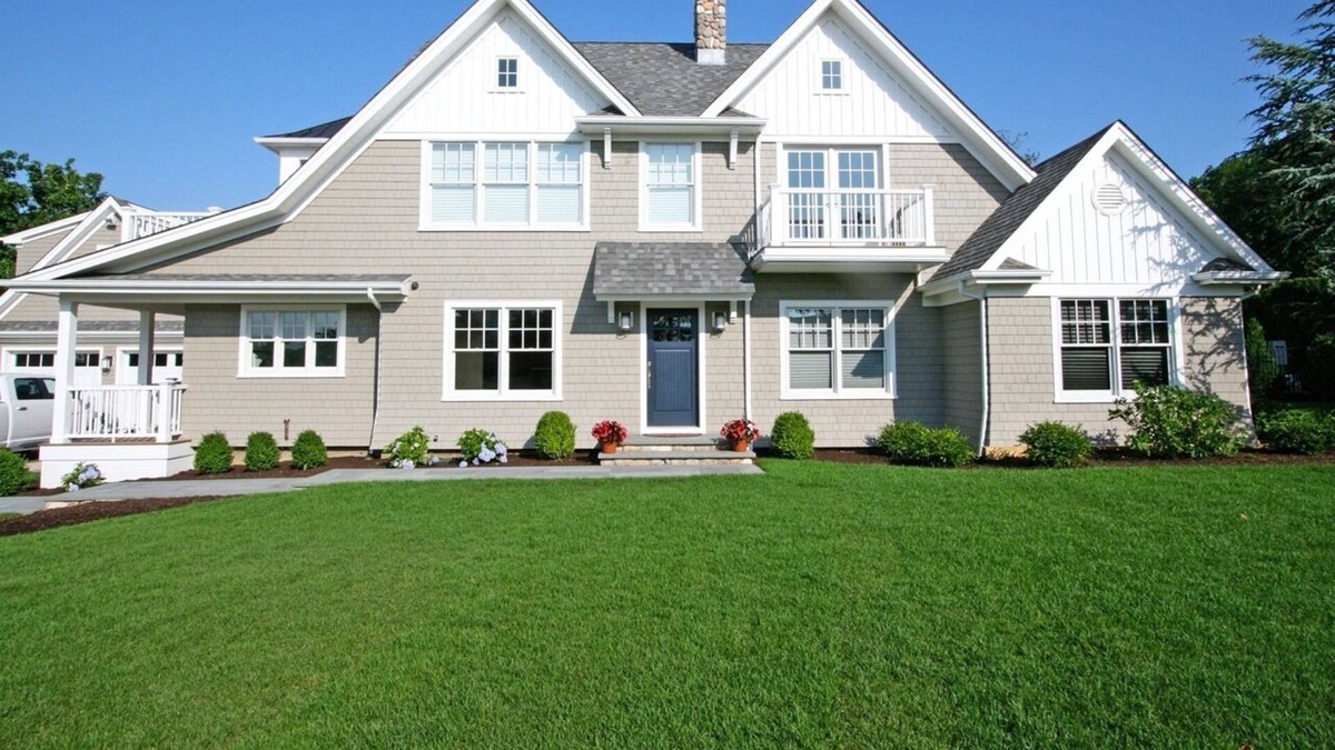 Mattituck House | MATTITUCK NORTH FORK HOME IN IDYLLIC SETTING