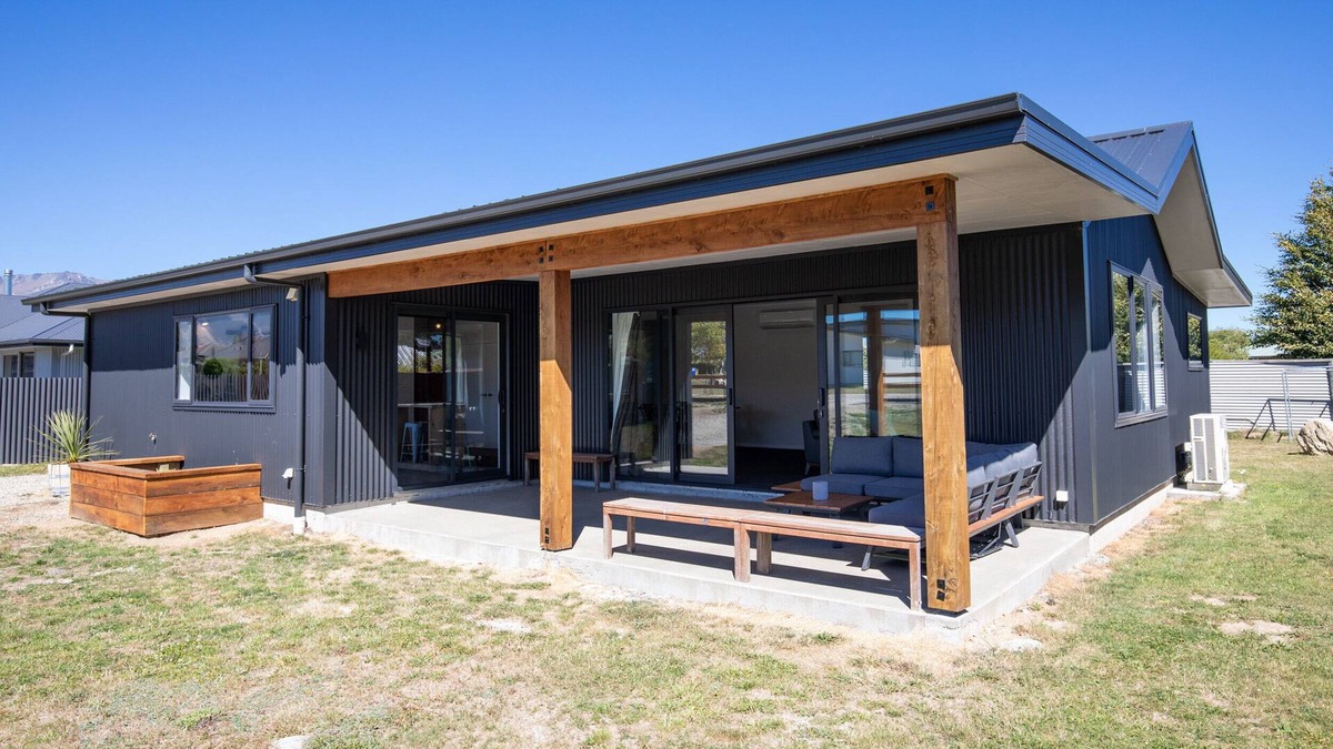 Lake Hawea House | Maude Views