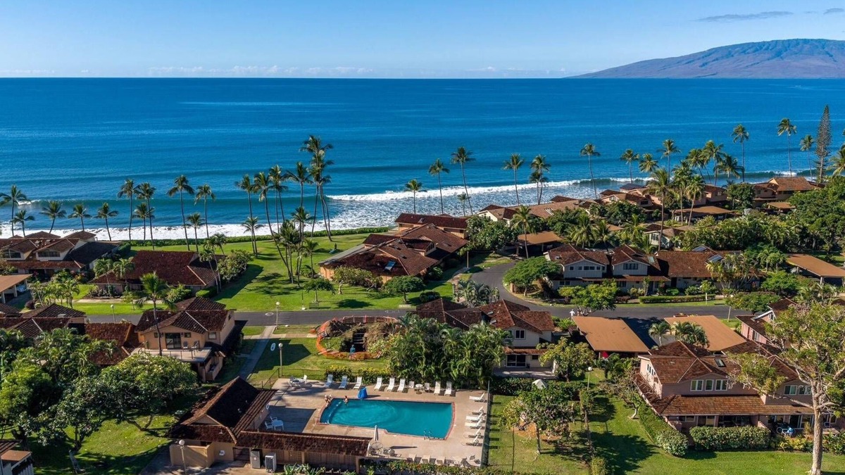 Downtown Lahaina House | Maui 3 Bedroom Townhome Sleeps 6