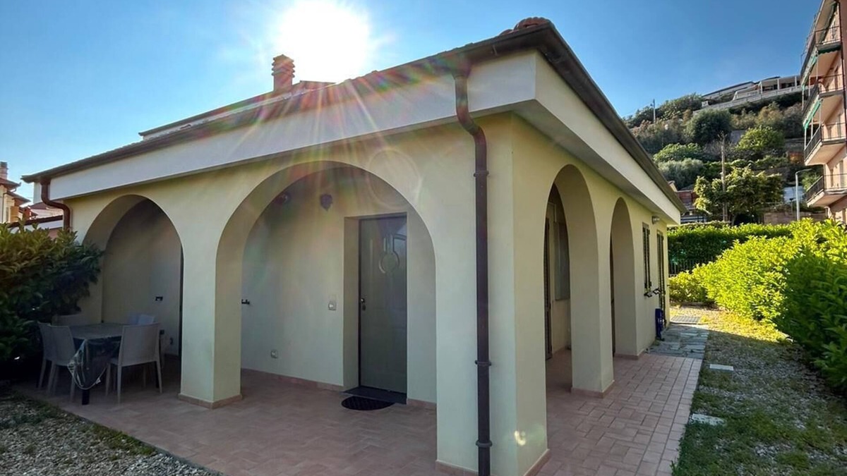 Riva Ligure Apartment | Mauro's House - Sea and bike path within walking distance