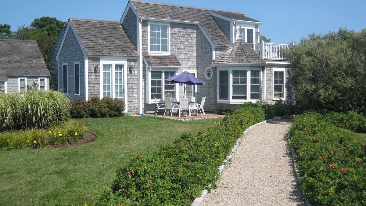 Mashpee Cottage | Maushop Detached Oceanfront Cottage steps to beach & ocean views from every room