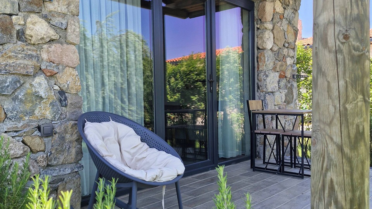 Ezine House | Mavriya