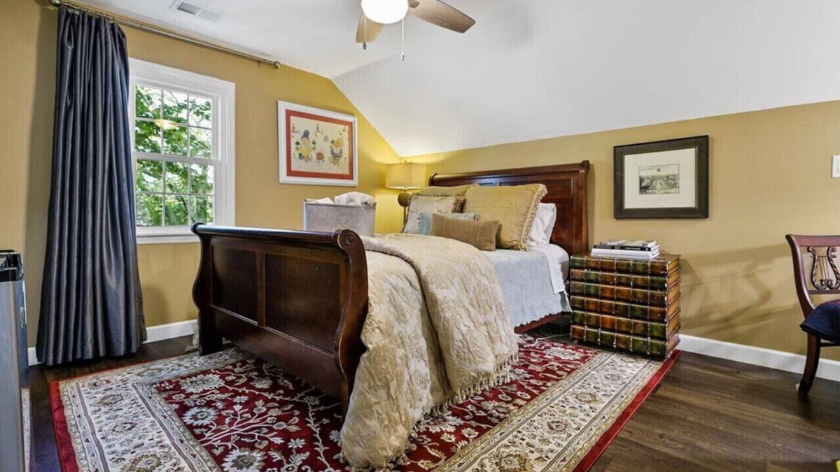 Greensboro Condo | Mawmaw Uschi's Greensboro Retreat - Private Room