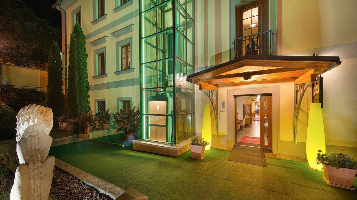 Loucen Hotel | Maximilian Lifestyle Resort
