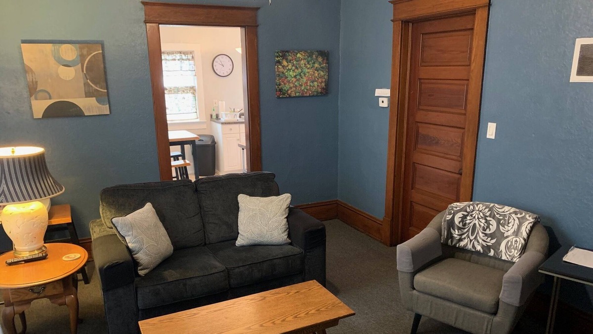 Loudonville Apartment | May 12-14 Available -1stFloor/1BR Apt Downtown Loudonville/Mohican Country