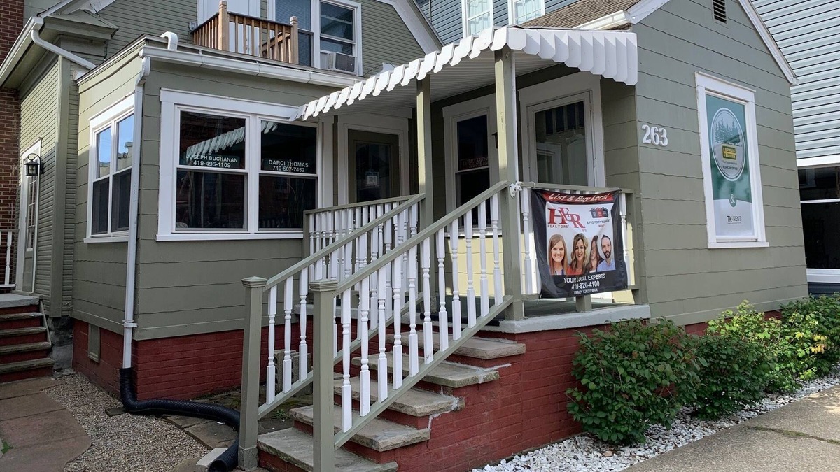 Loudonville Apartment | May 12-14 Available - 2nd Floor 1 Bedroom Apt Downtown Loudonville/Mohican