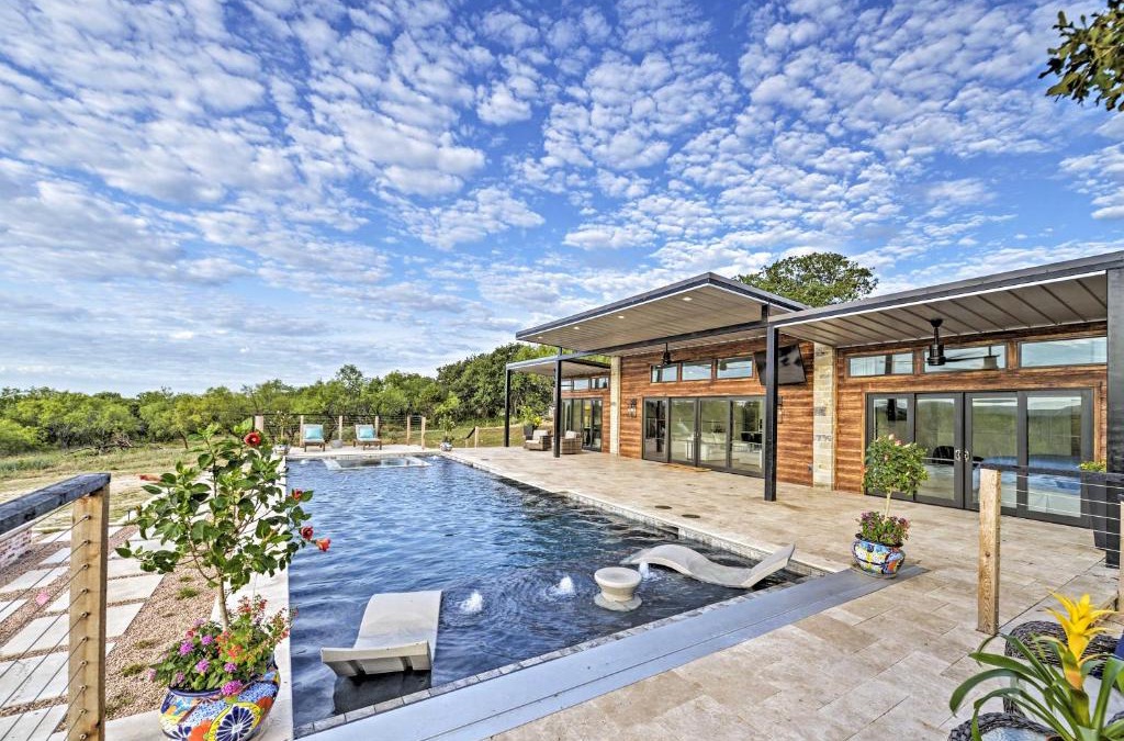 May House | May Ranch Retreat with Pool Outdoor Paradise!