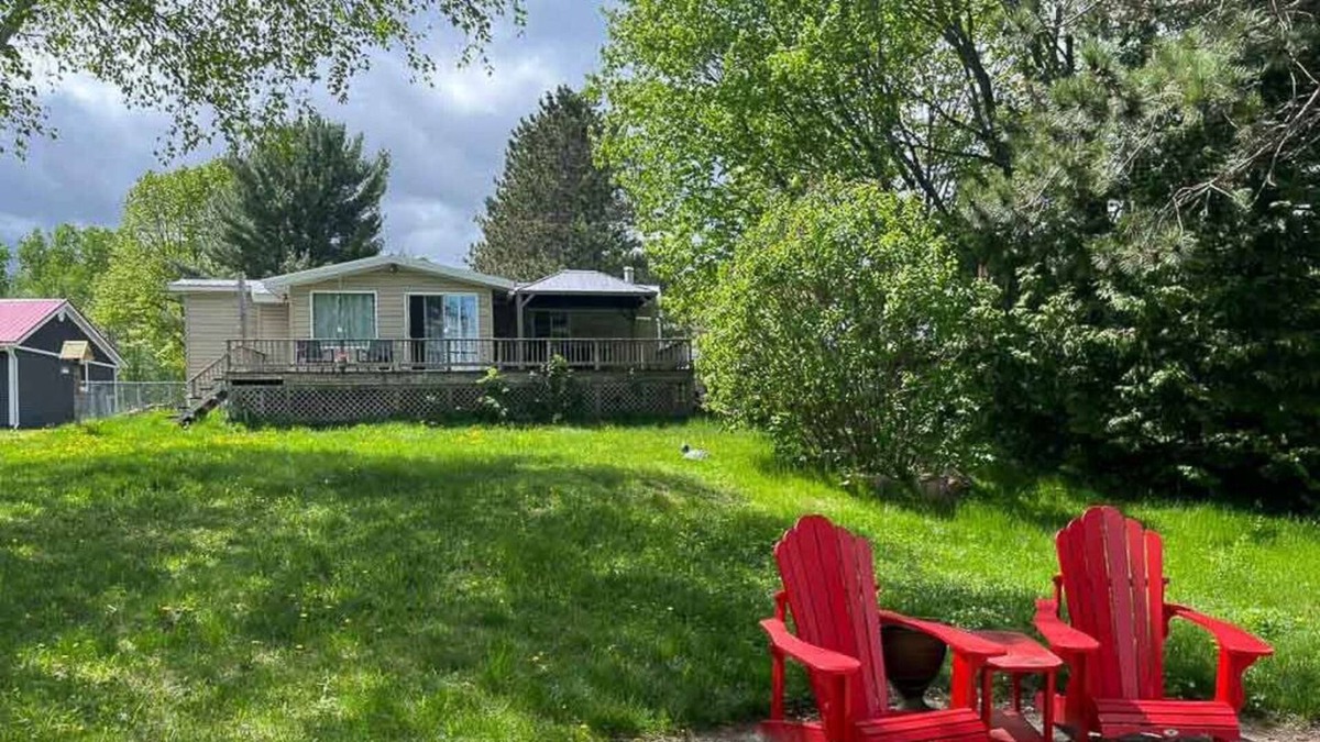 Alban Cottage | Maya Retreat - 4BR, Pet-Friendly Waterfront Cottage w/ Lots to Do
