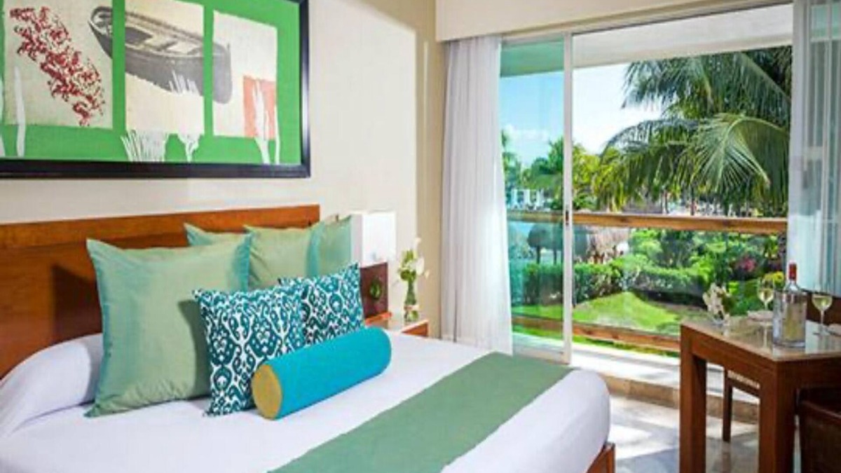 Maroma Apartment | Mayan Palace 2 BR and WiFi, AC in vibrant Riviera Maya