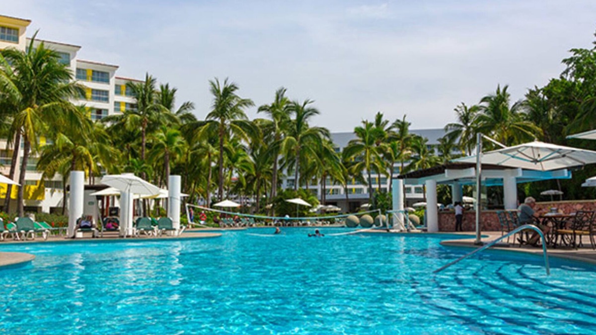 Isla Iguana Resort | Mayan Palace Master Rm Puerto Vallarta - Beach - Entertainment - Family Friendly