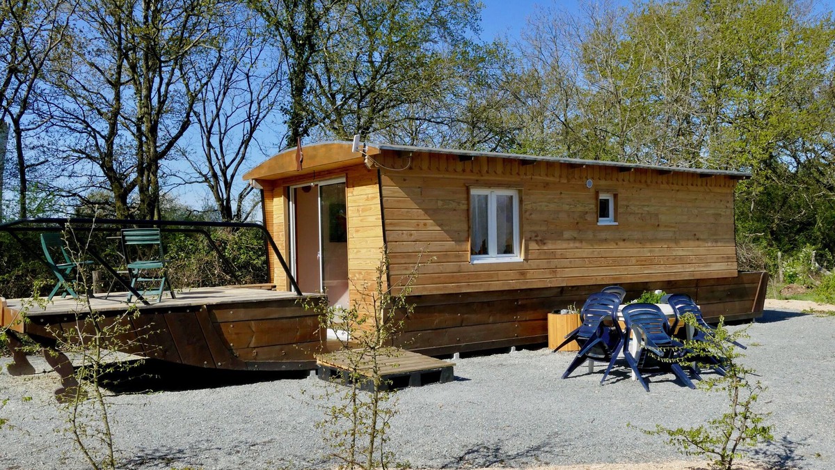 Saint-Martin-du-Fouilloux Ski Chalet | Mayari, atypical accommodation, in the countryside, pets welcome