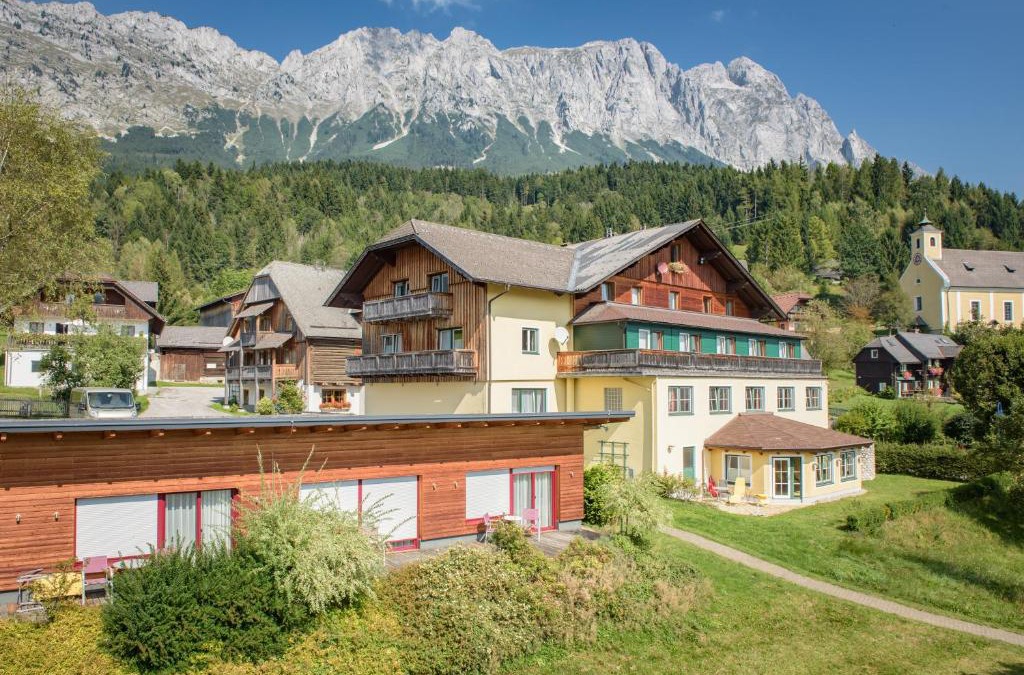 Sankt Martin am Grimming Hotel | MAYER - Wirtshaus und Dorfhotel