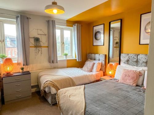Wombwell House | Mayflower House Barnsley-Wombwell-3 Bedrooms-2 Showers-Longer Stay- Free Parking