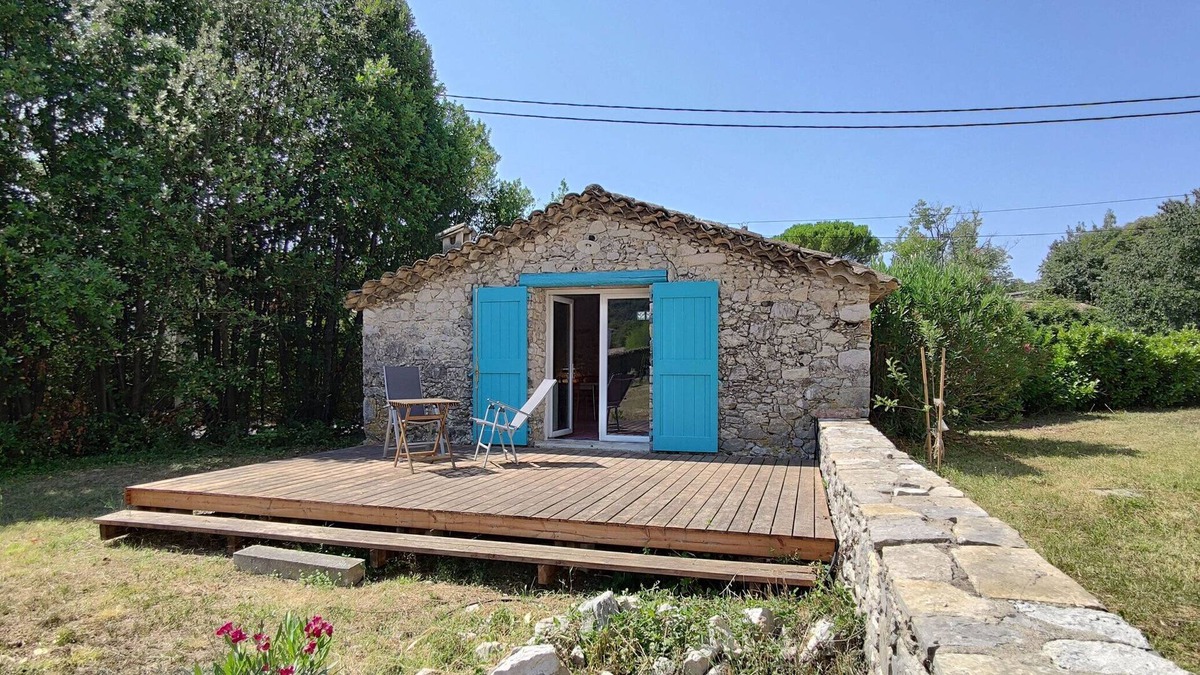 Saint-Hippolyte-du-Fort Apartment | Mazet 1823 : Studio, Proche Centre Village, Terrasse & Jardin