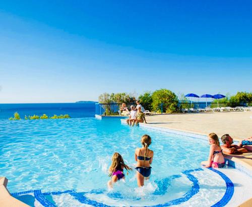 Le Lavandou Apartment | Mazet « Domaine de la pinède »