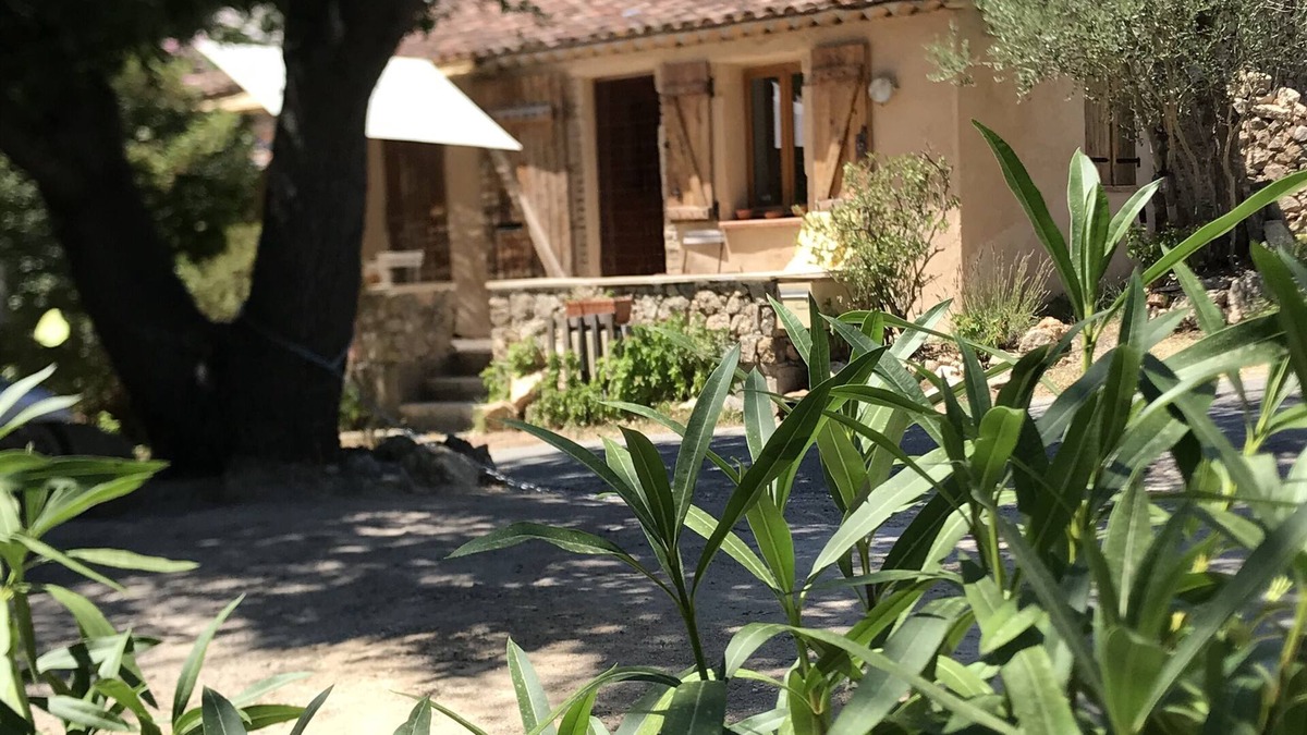 Plan-de-la-Tour House | Mazet en Pierre - 4 Personnes - 2 Pièces - 1 Chambre - 60 m²