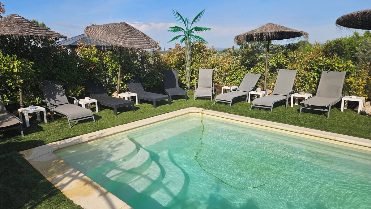 Le Luc Apartment | Mazets 2a 4 pers piscine karakeetc
