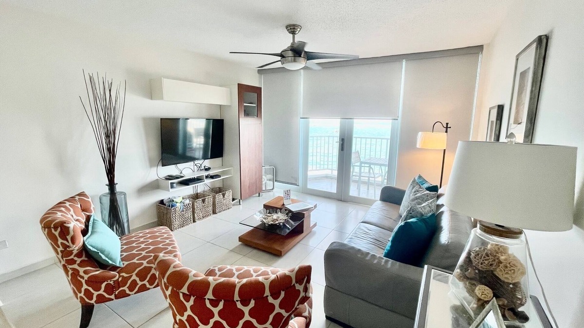 Isla Verde Apartment | MB15- Beachfront 1 Bedroom balcony-washer & dryer