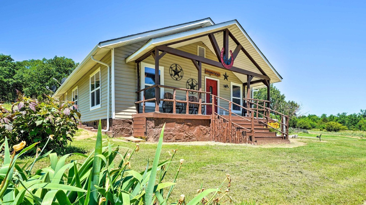 McAlester Cottage | McAlester Cottage w/30 Private Acres & Ponds!
