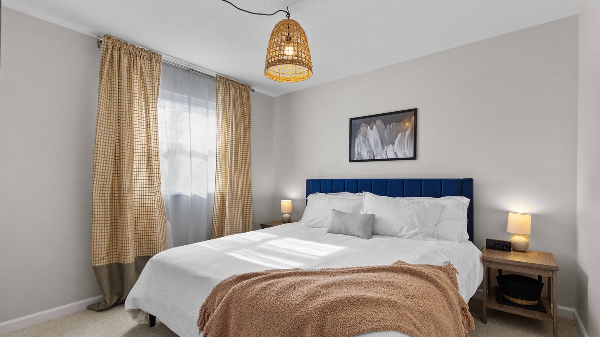 Weldon Spring Heights House | McClay House | Top wedding venue across the street