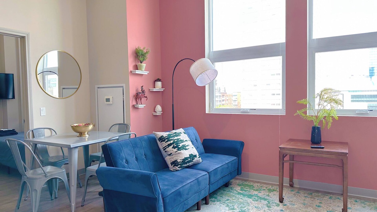 Near South Side Apartment | McCormick Place 2br/2ba with Optional Parking/Patio/Gym/sleeps 6