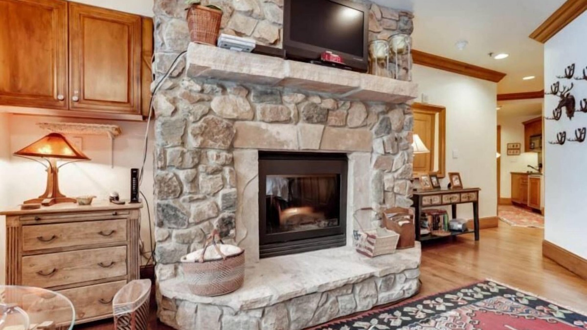 Highlands Townhomes Condo | McCoy Peak 202 - Studio Residence