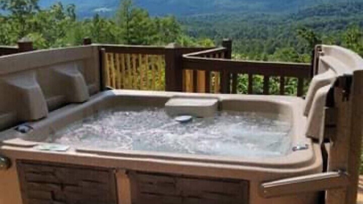Townsend Cabin | McDaniels Misty Blue ~ A Cozy & Quaint Cabin w/Exceptional Smoky Mountain Views