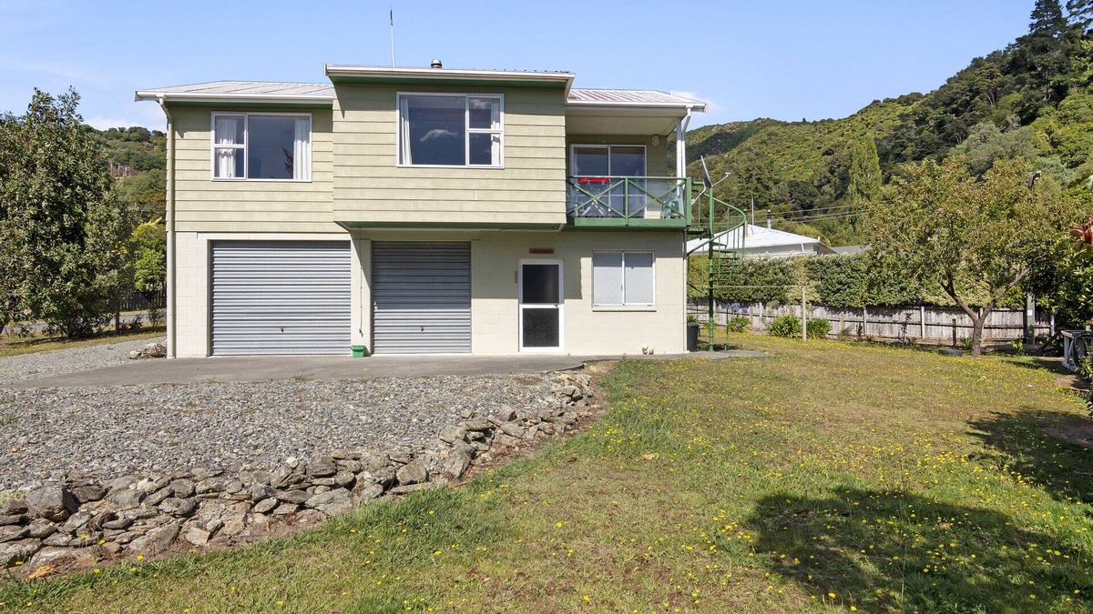Havelock House | McFalls Bach - Havelock Holiday Home