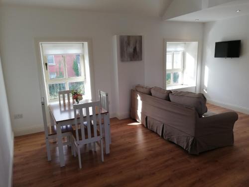 Abbeydorney Apartment | McGrath's Bar & Accommodation Causeway