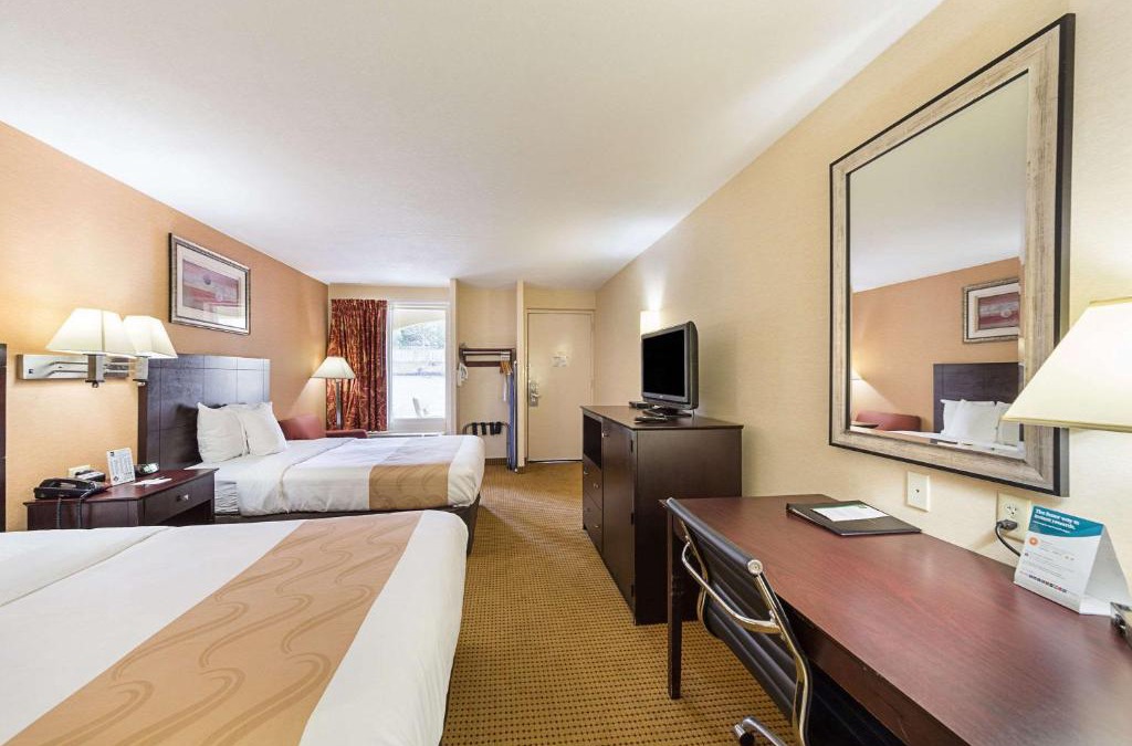 Media Hotel | McIntosh Inn