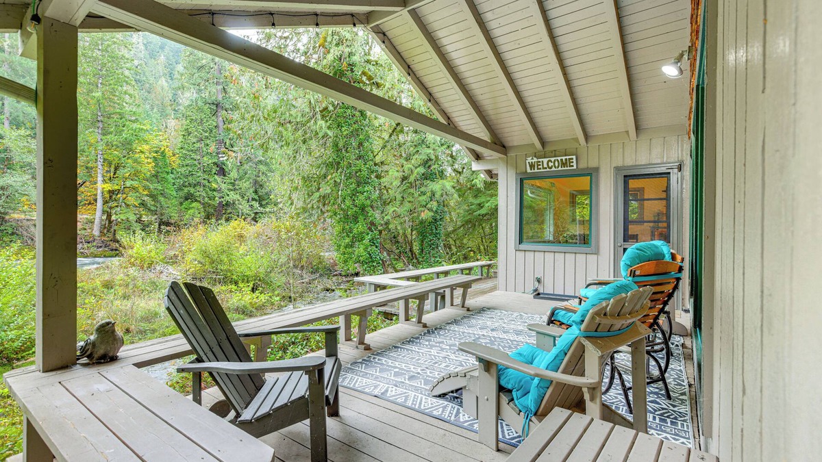 Blue River Cabin | McKenzie Bridge Cabin: River & Hiking Access!