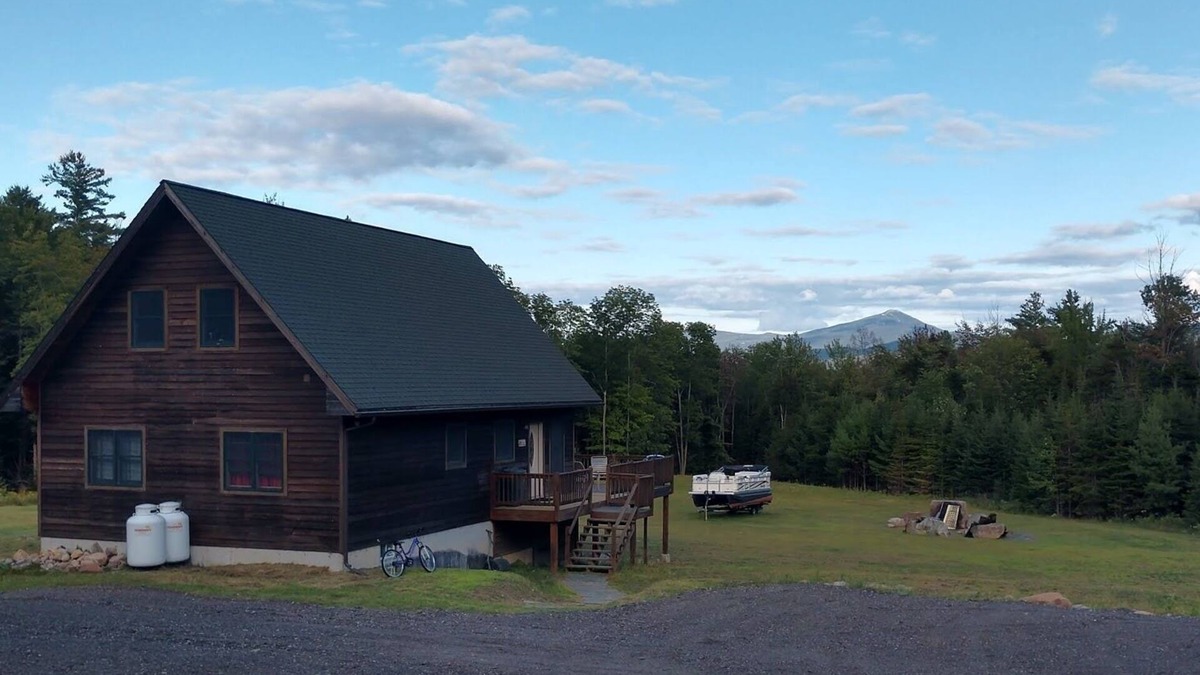Bloomingdale Ski Chalet | McKenzie Mtn Way Chalet