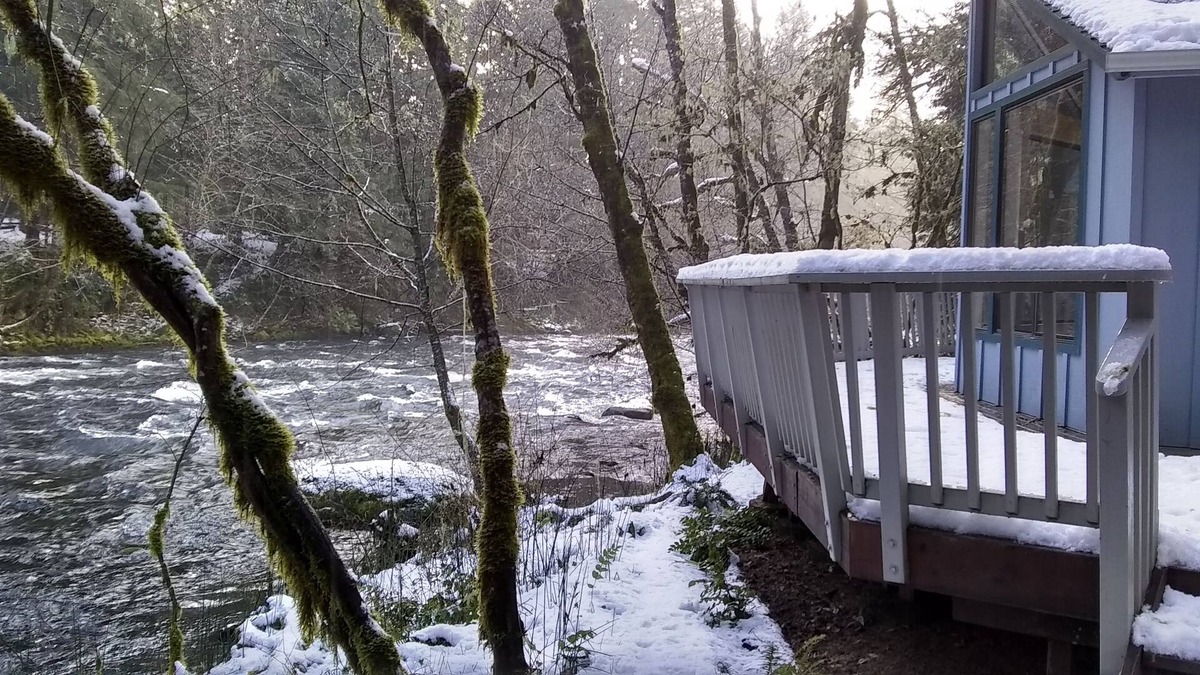 McKenzie Bridge House | McKenzie Riverside Retreat