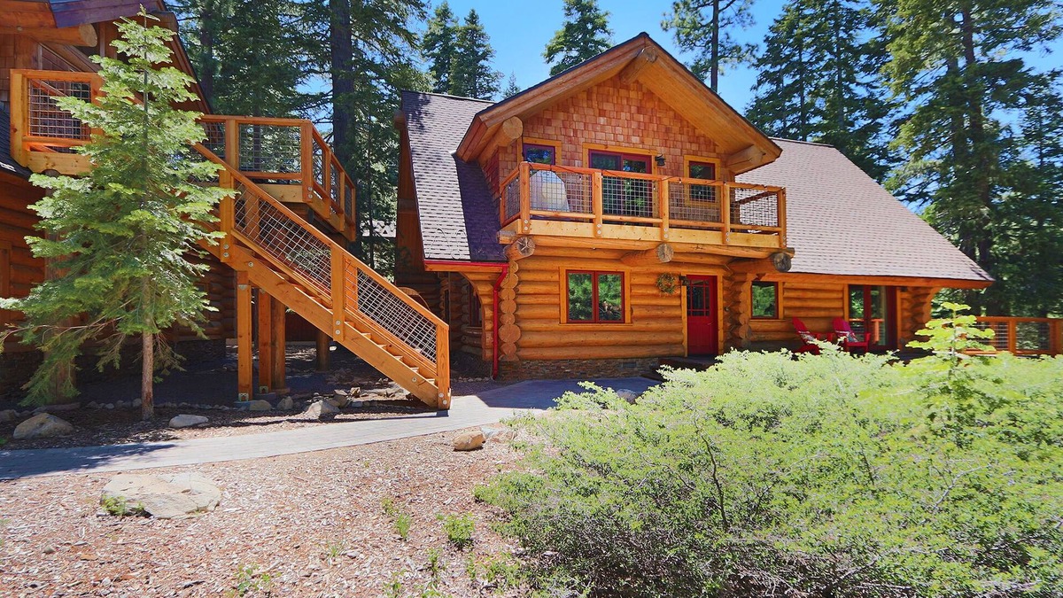 McKinney Estates Cabin | McKinney Creek Cabin - Total of 5 bedrooms, 3 baths - Walk to Chambers