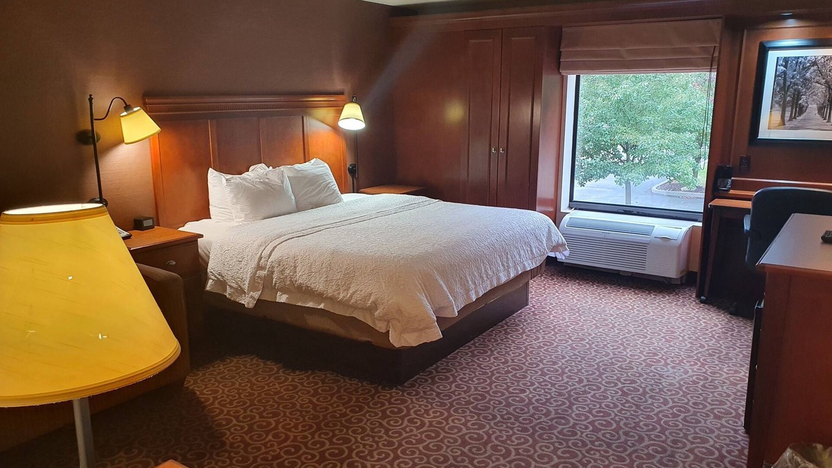 Ross Township Hotel | McKnight Hotel