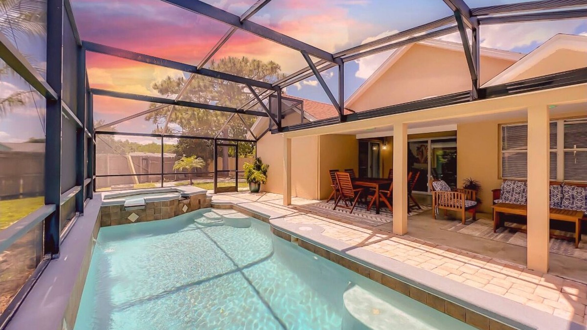 Union Park House | MCM Blend 3/2 Pool Home in Central FL with King Bed
