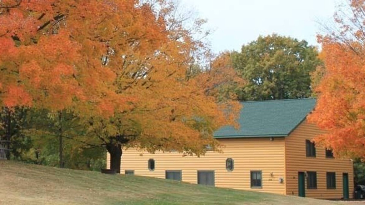 Isle Hotel | McQuoid's Inn and Event Center