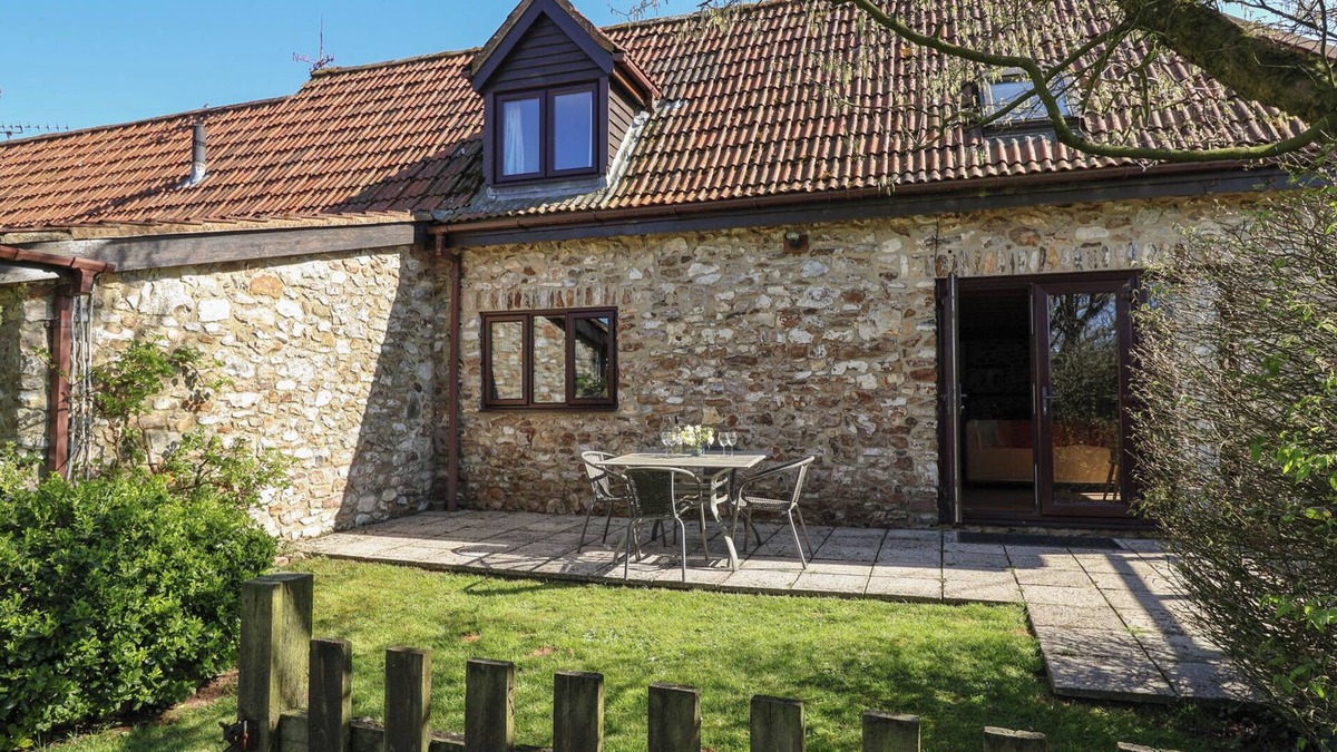Honiton Cottage | MEADOW COTTAGE, pet friendly, character holiday cottage in Upottery