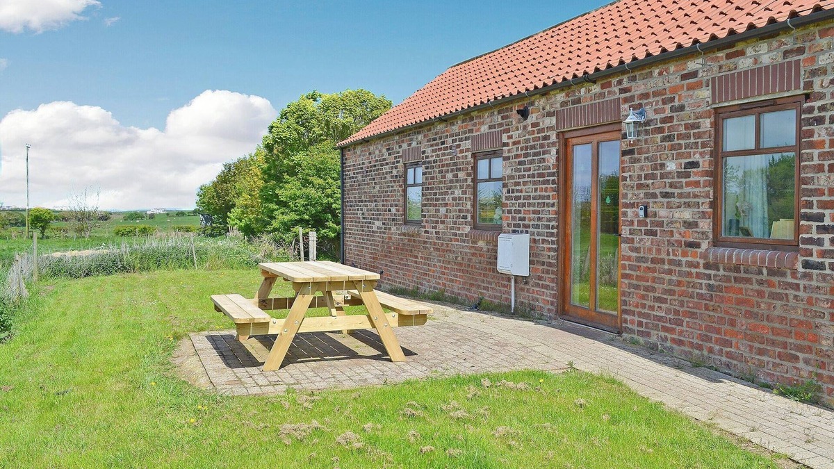 Buckton Cottage | Meadow Cottage - UK45882