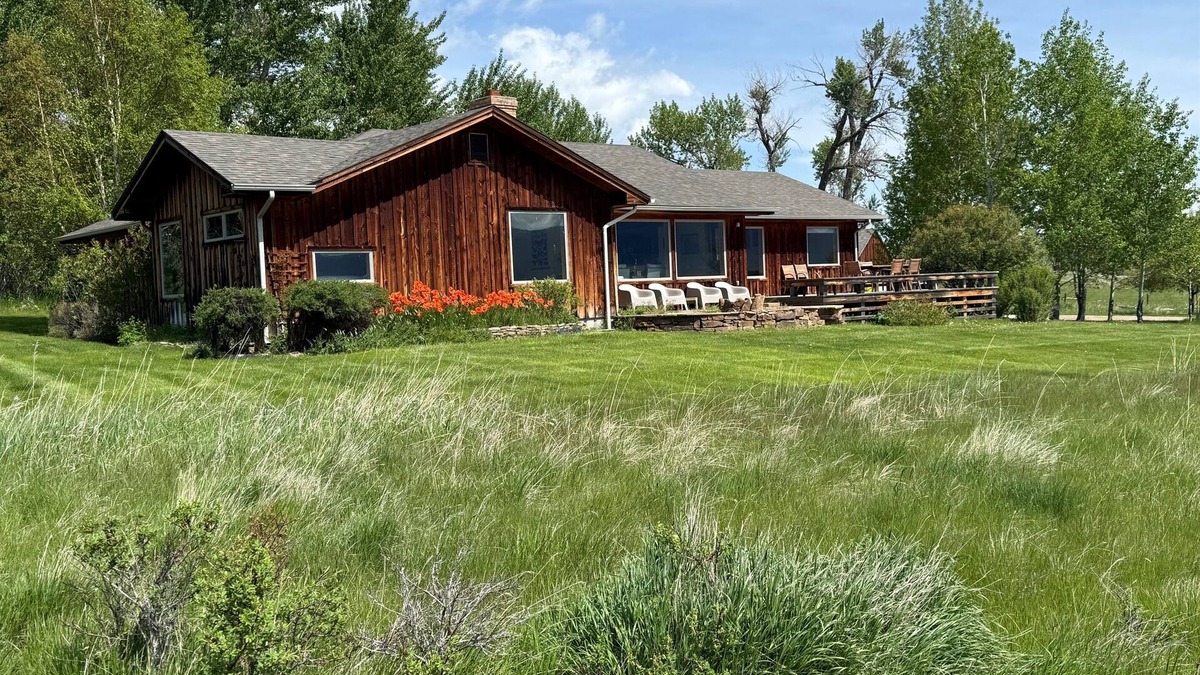 McAllister House | Meadow Creek Ranchette in McAlllister, Montana