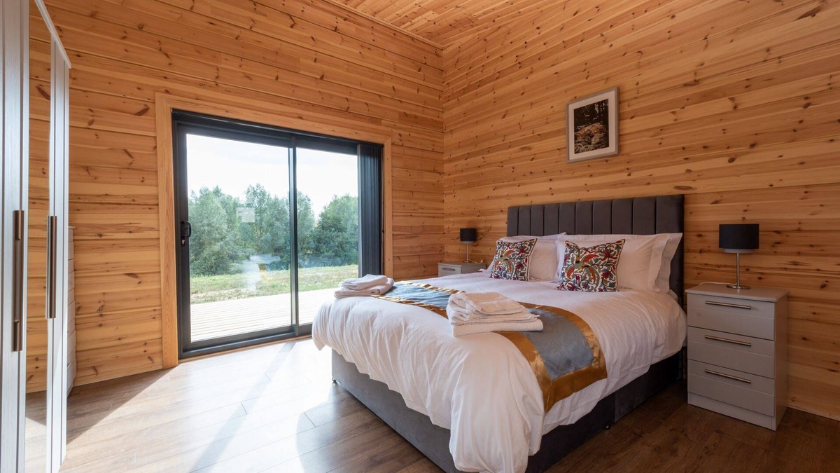 Hintlesham Cottage | Meadow Valley Lodges - Lodge 2
