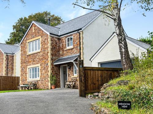 Brushford House | Meadow View Brushford