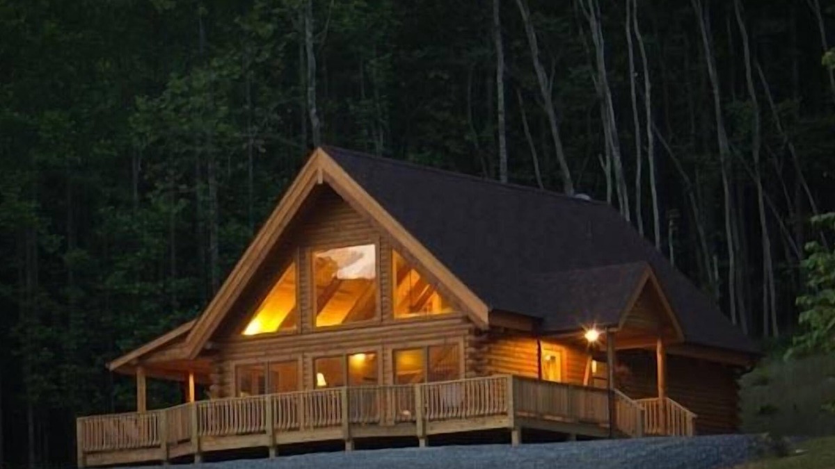Lexington Cabin | Meadow View Cabin, a deluxe log home near Lexington VA.