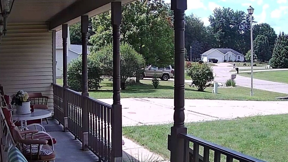 Adrian Bed & Breakfast | Meadowbrook in Quiet, Peaceful Setting in Adrian, private room