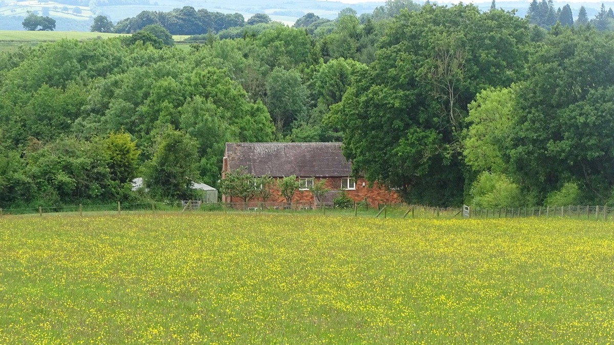 Clows Top Cottage | MEADOWFIELDS, pet friendly, with hot tub in Cleobury Mortimer