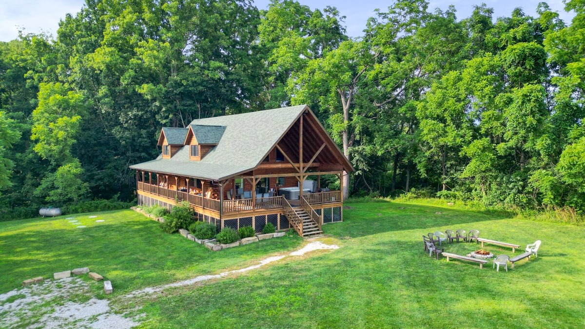 Logan Cabin | MeadowLark Lodge in the Hocking Hills