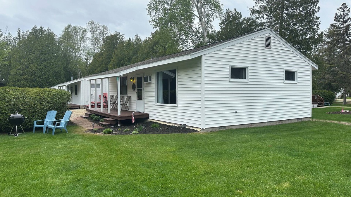 Ephraim Cottage | Meadowview III @Ephraim Beach on Ephraim Village Cottages Resort