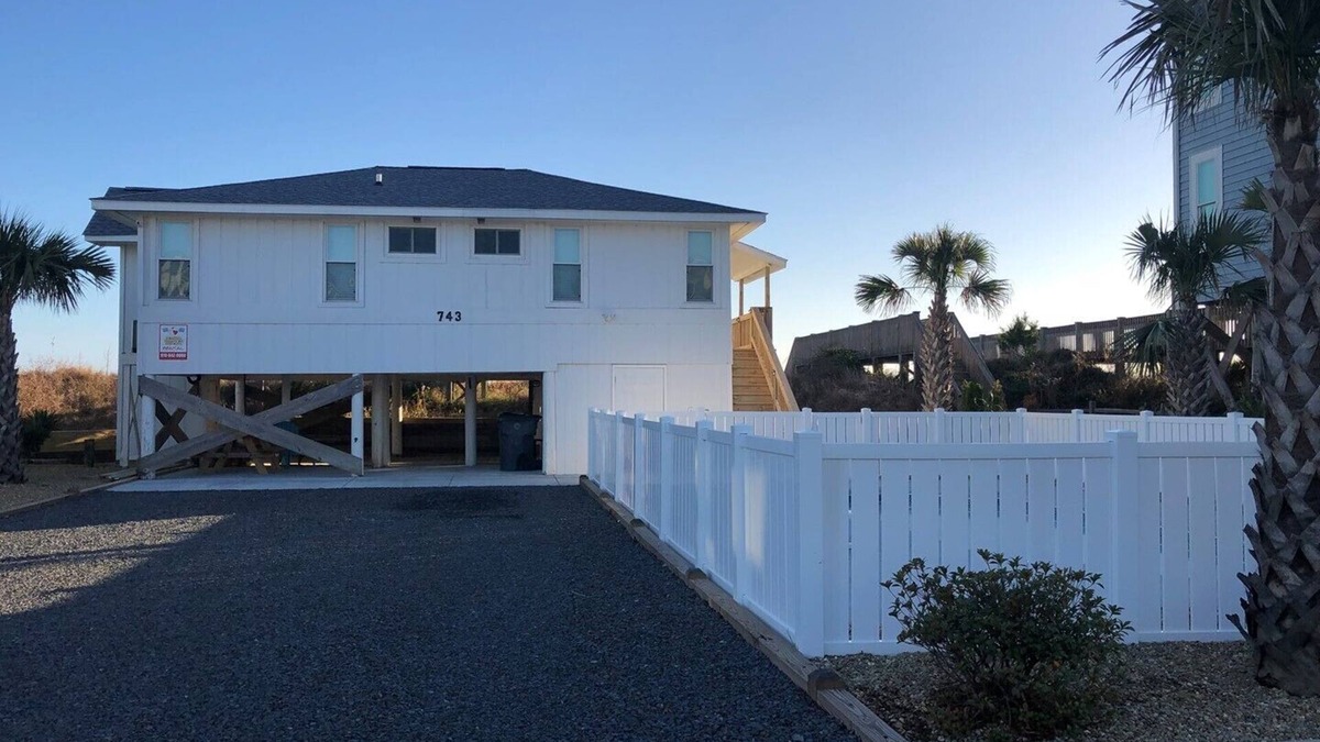 Holden Beach House | Meant To Be - Oceanfront with Pool!