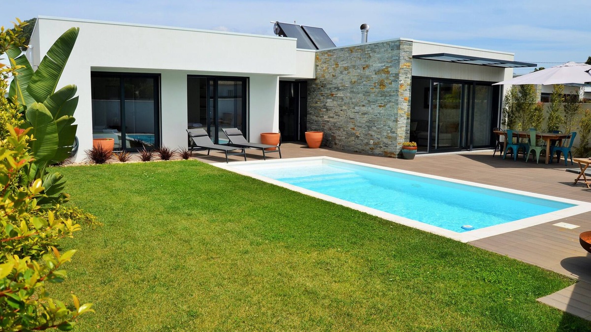 Fornos House | Meco Beach and Pool Villa