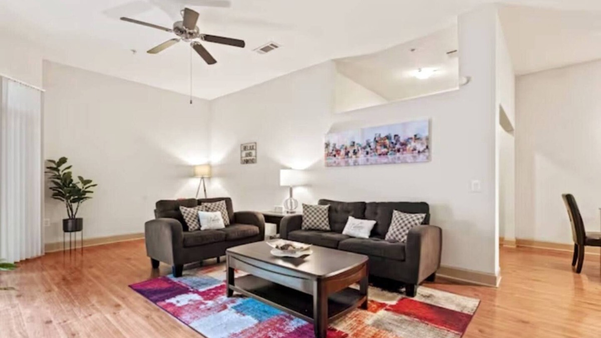 Astrodome Apartment | Med Center & MD Anderson 1 mile | King Bed | Pool